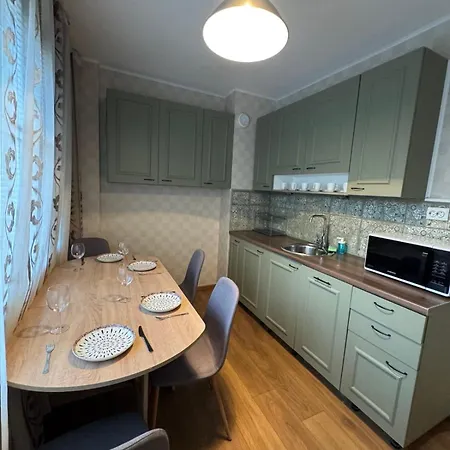 Cozy Corner In Nadezhda Lägenhet *